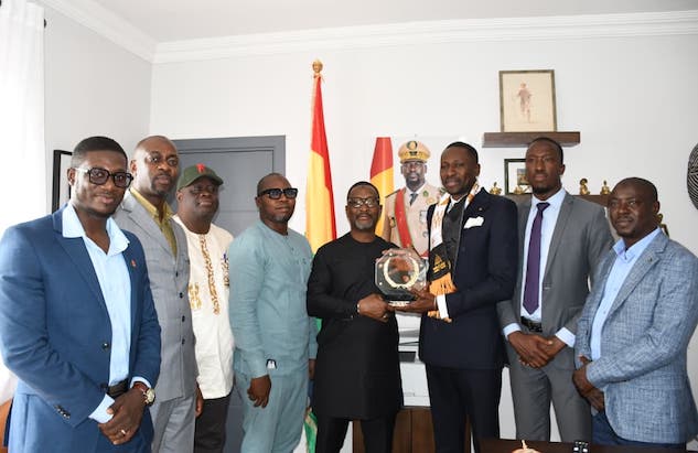 PADEV 2025 : Le DG de l’ANAIM, Aly Damalaye Condé célèbre son trophée de « Meilleur Manager »