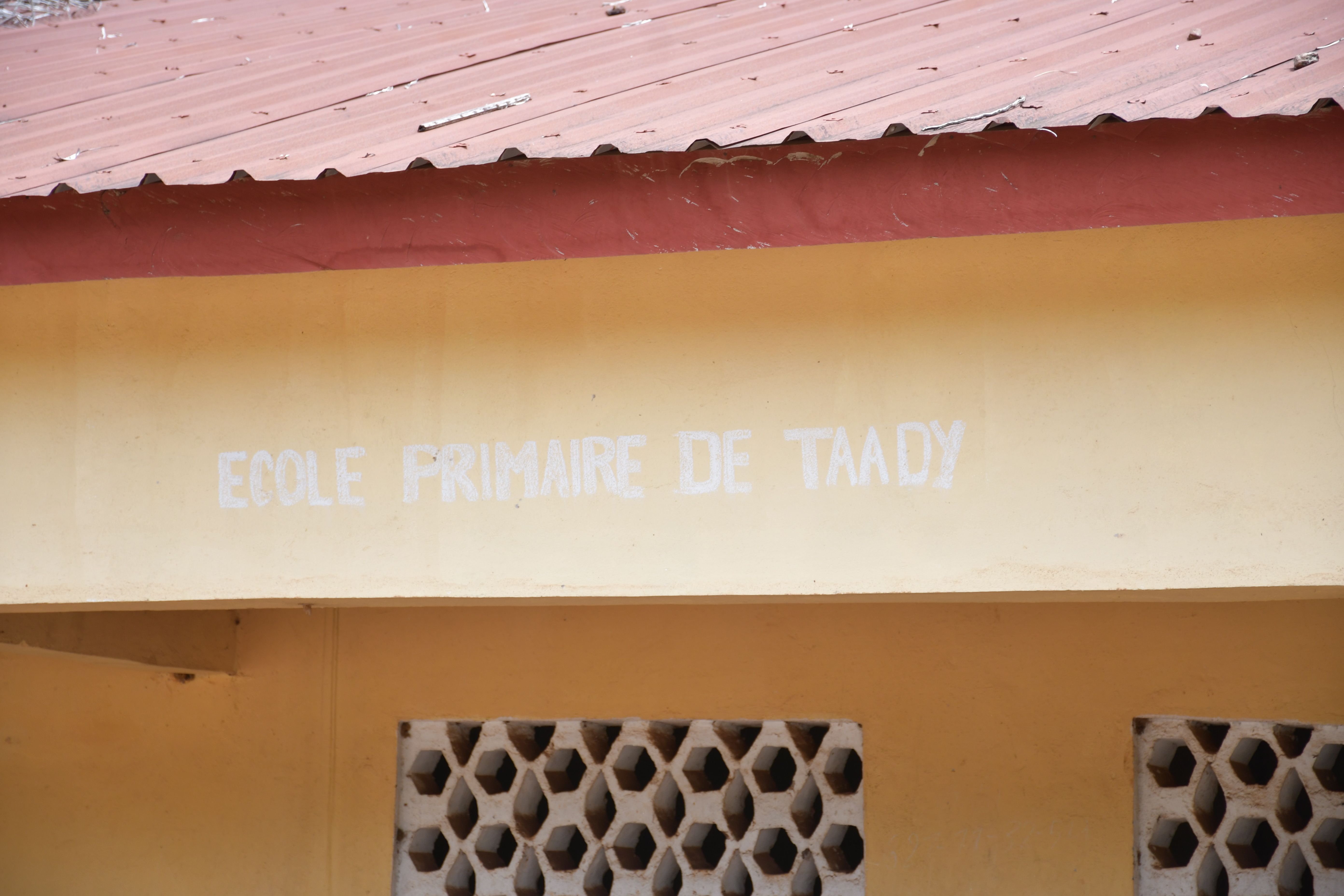 FORÉCARIAH : L’ANAIM RENFORCE SON ENGAGEMENT COMMUNAUTAIRE À KONTA  PAR UNE REMISE DE KITS SCOLAIRES