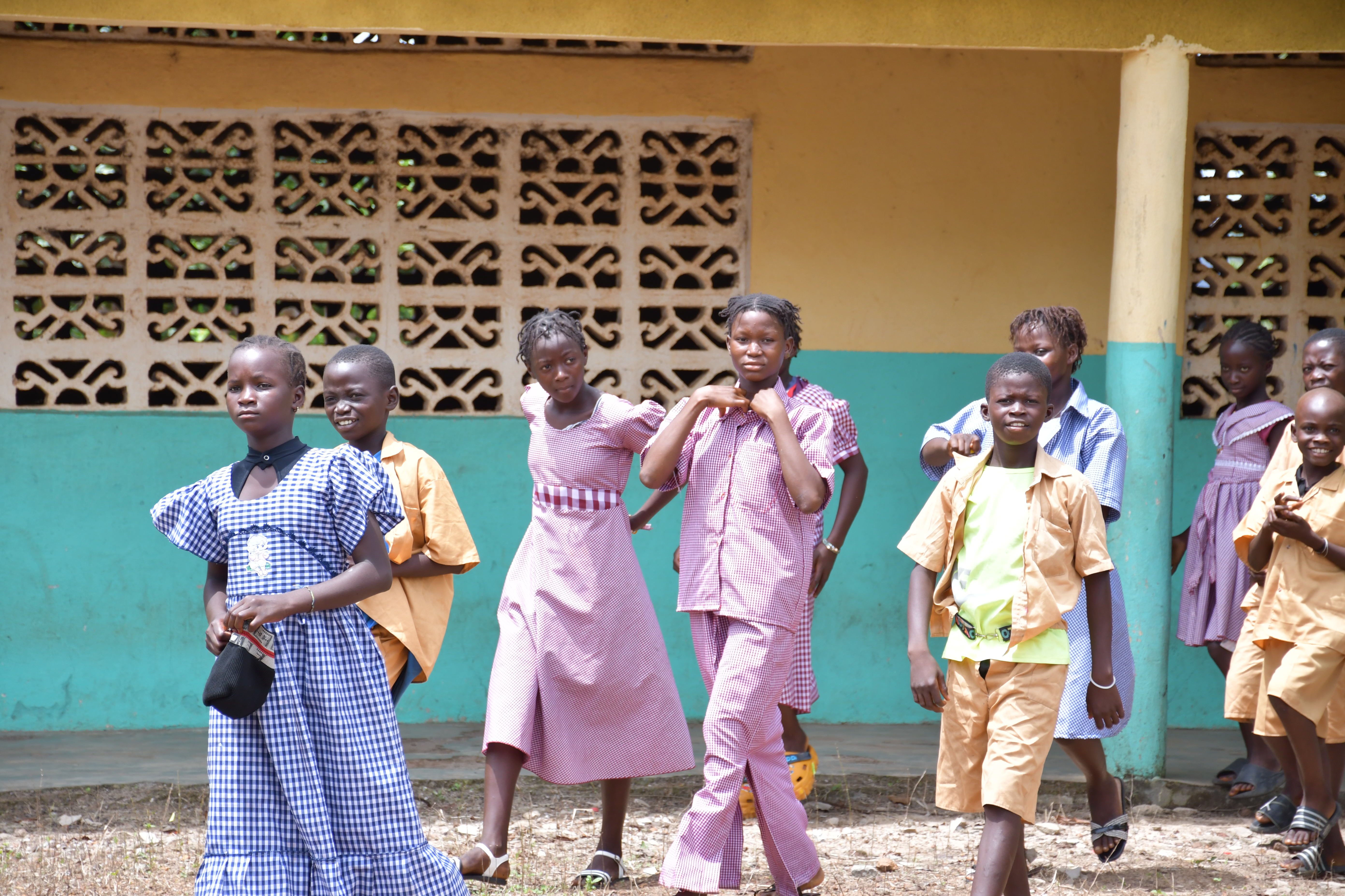 FORÉCARIAH : L’ANAIM RENFORCE SON ENGAGEMENT COMMUNAUTAIRE À KONTA  PAR UNE REMISE DE KITS SCOLAIRES