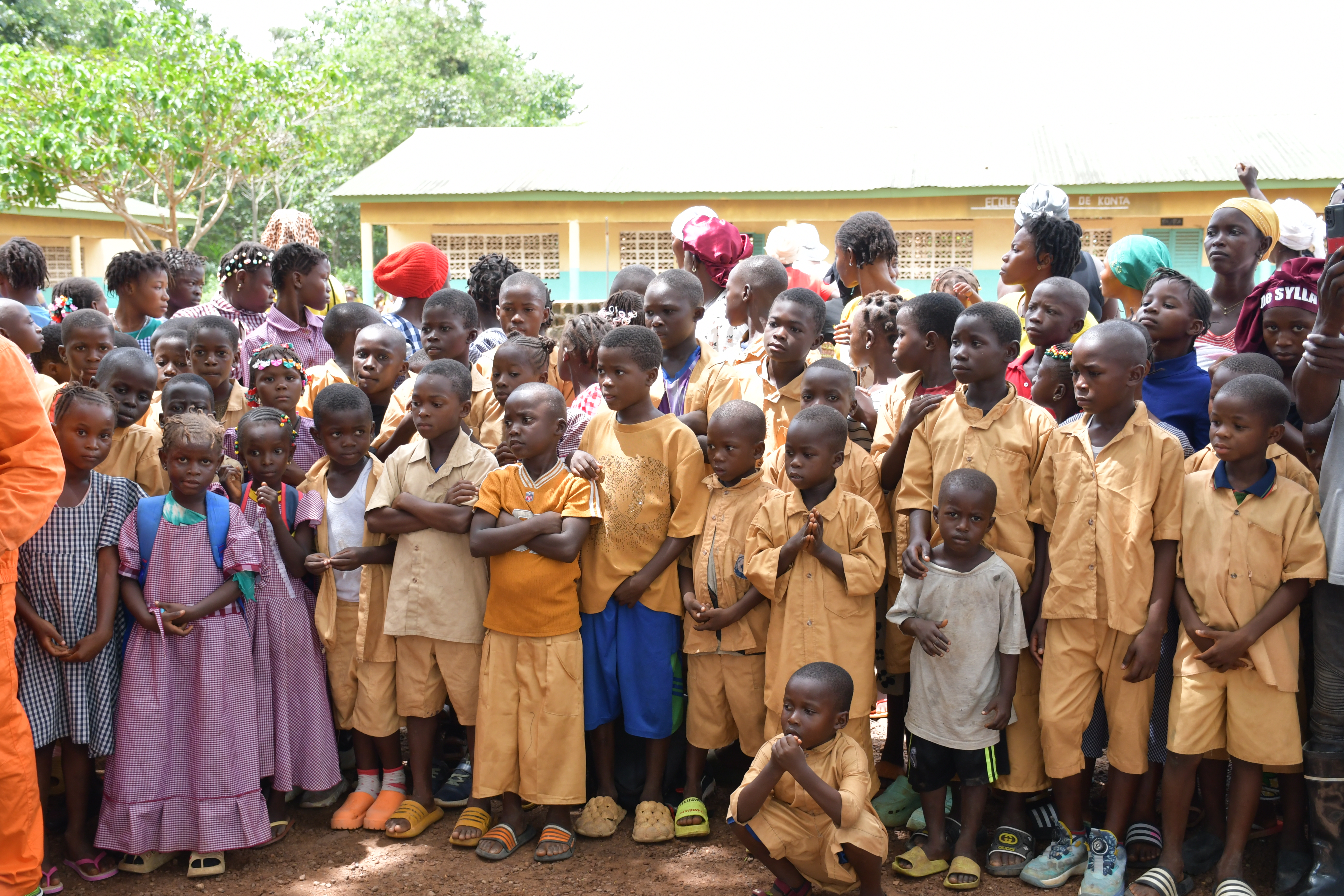 FORÉCARIAH : L’ANAIM RENFORCE SON ENGAGEMENT COMMUNAUTAIRE À KONTA  PAR UNE REMISE DE KITS SCOLAIRES