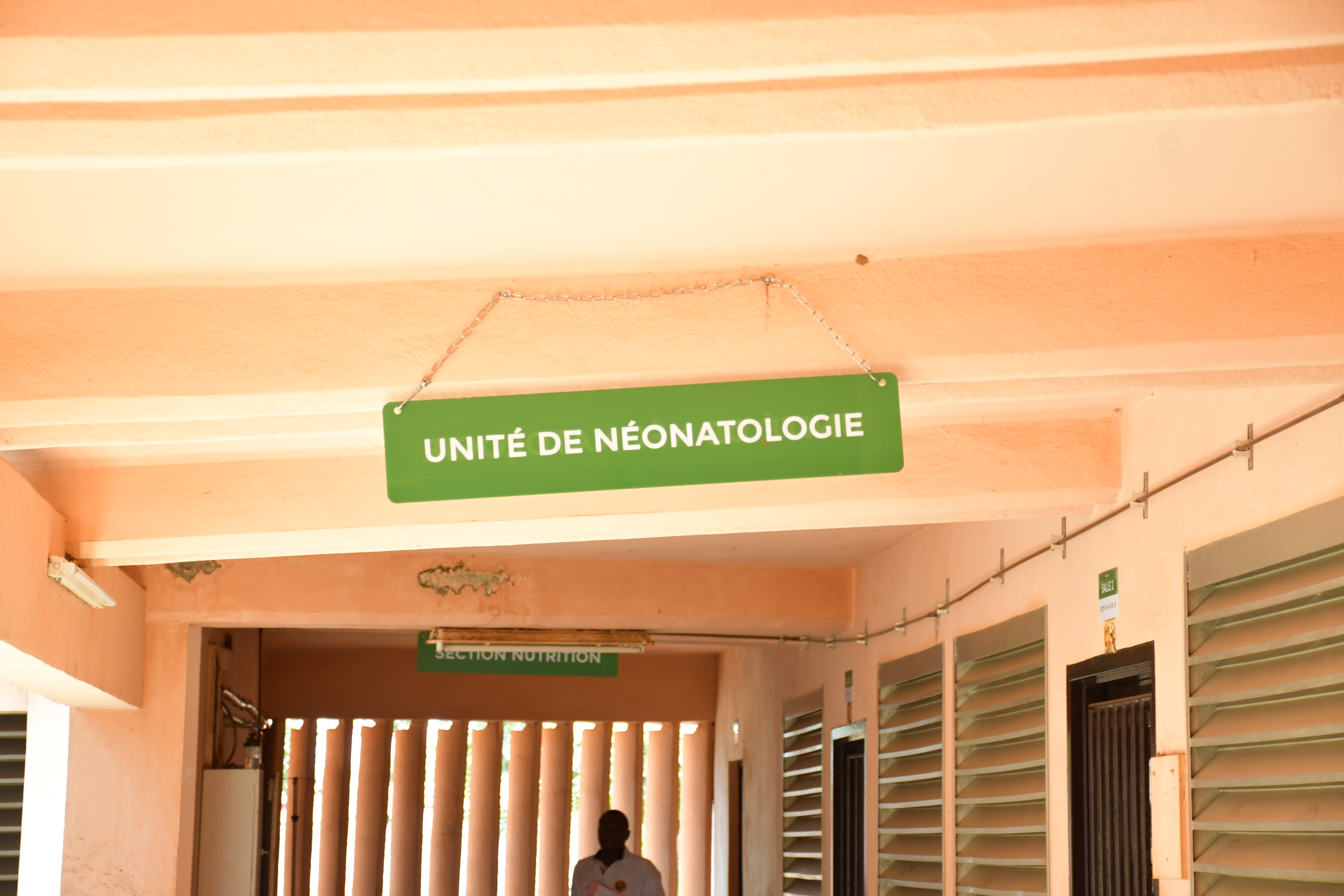 De la maternité à la néonatologie accompagner la mère et l’enfant à l’Hôpital ANAIM Kamsar