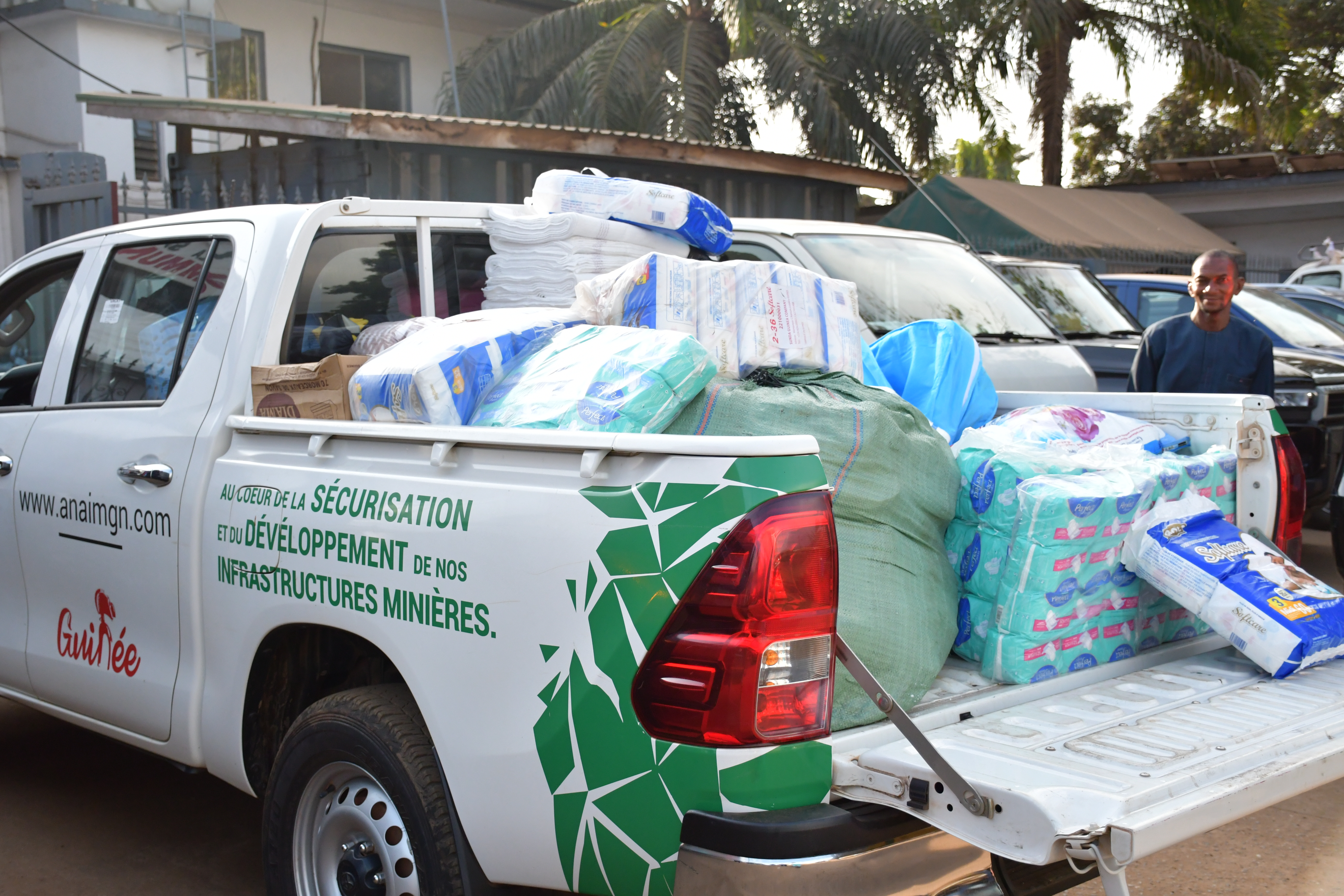 Célébration du Mois de la Femme : L’ANAIM S.A. apporte sourire et réconfort aux maternités de Ratoma et Kaloum