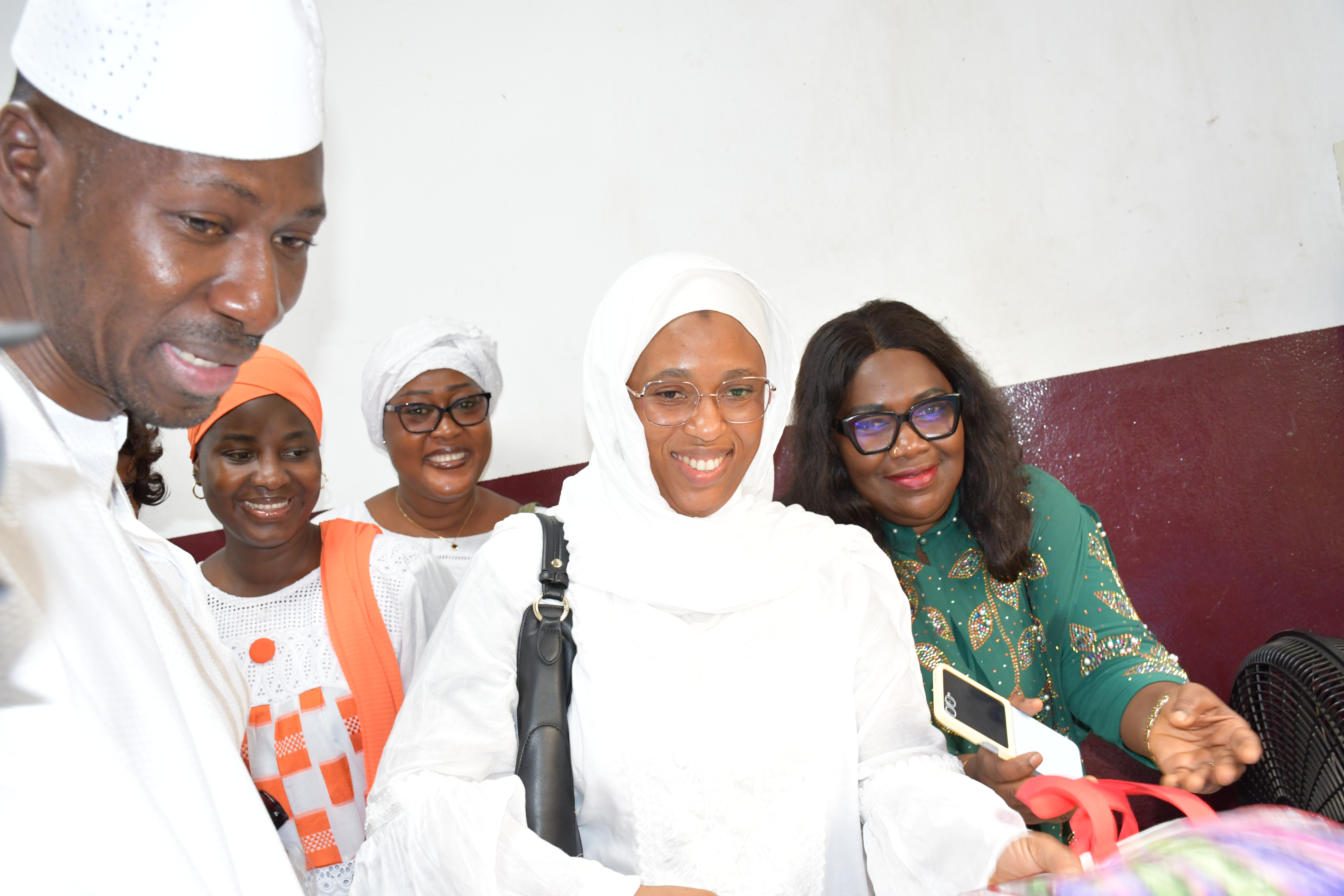 Célébration du Mois de la Femme : L’ANAIM S.A. apporte sourire et réconfort aux maternités de Ratoma et Kaloum