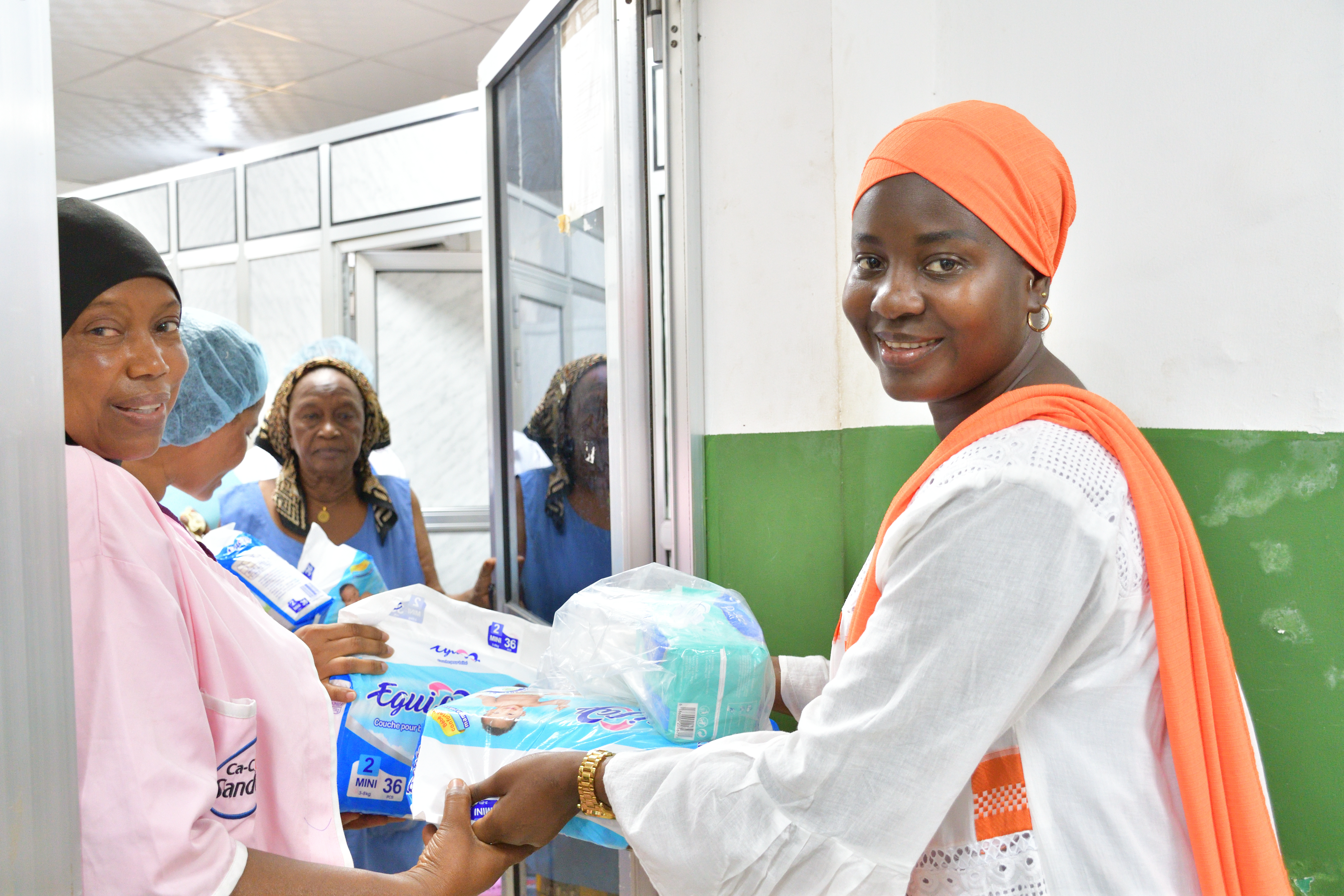 Célébration du Mois de la Femme : L’ANAIM S.A. apporte sourire et réconfort aux maternités de Ratoma et Kaloum