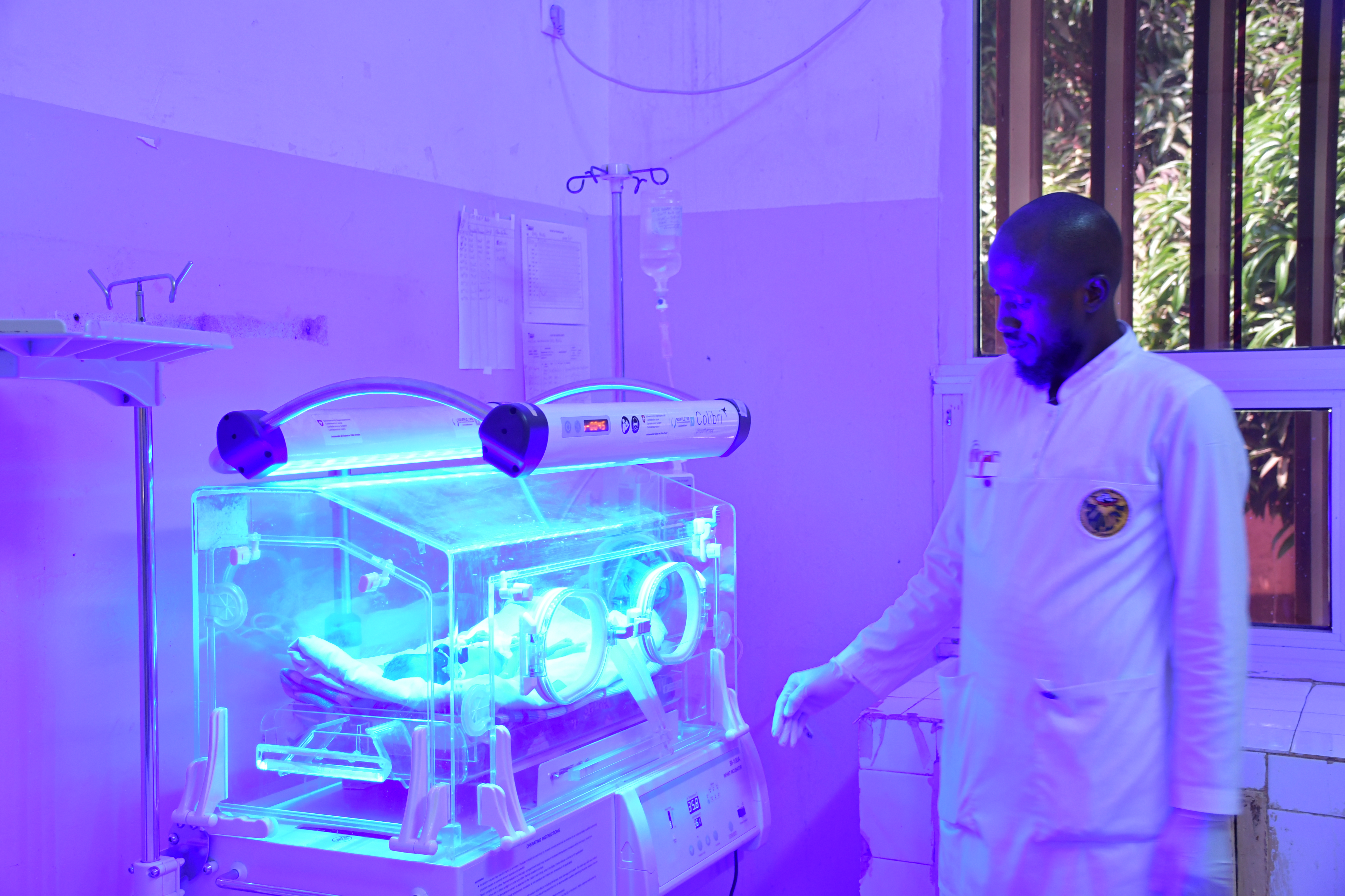 De la maternité à la néonatologie accompagner la mère et l’enfant à l’Hôpital ANAIM Kamsar